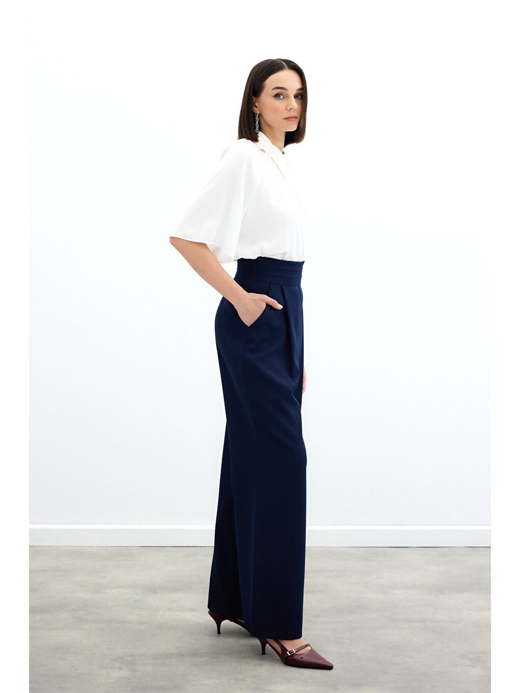 Bel Detaylı Cepli Pantolon - Lacivert-4