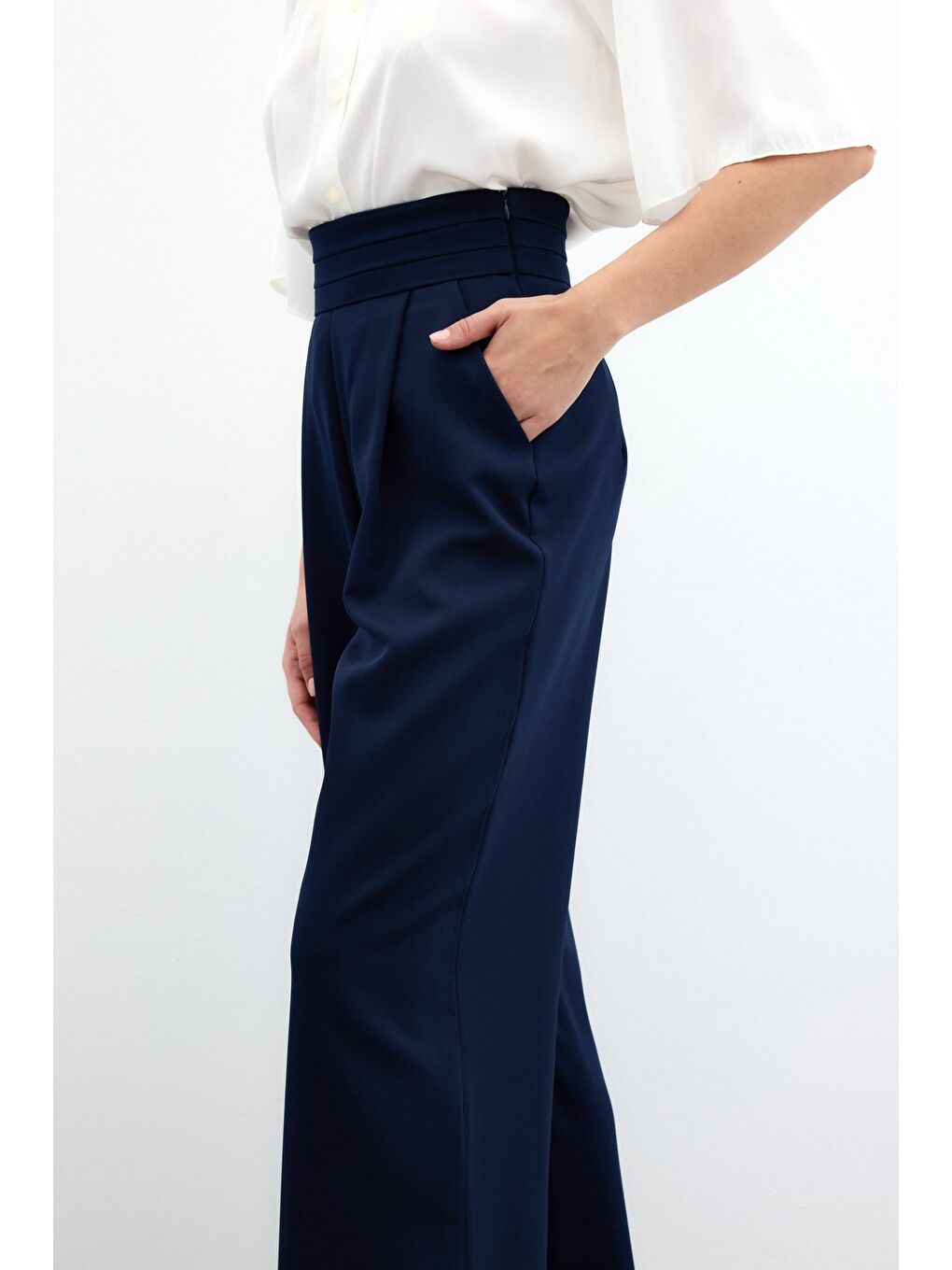 Bel Detaylı Cepli Pantolon - Lacivert-5