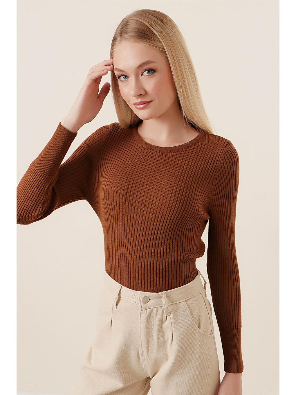 Kadın Kahverengi Sıfır Yaka Fitilli Basic Body Triko Kazak-1