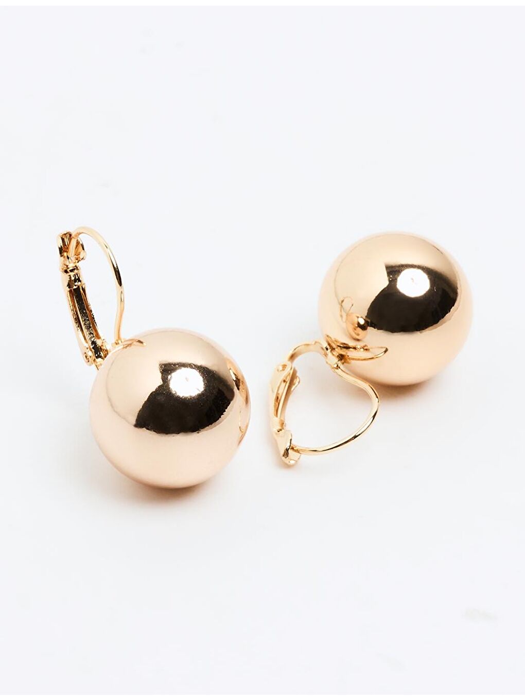 Sarı Altın Yuvarlak Figürlü Parlak Küpe