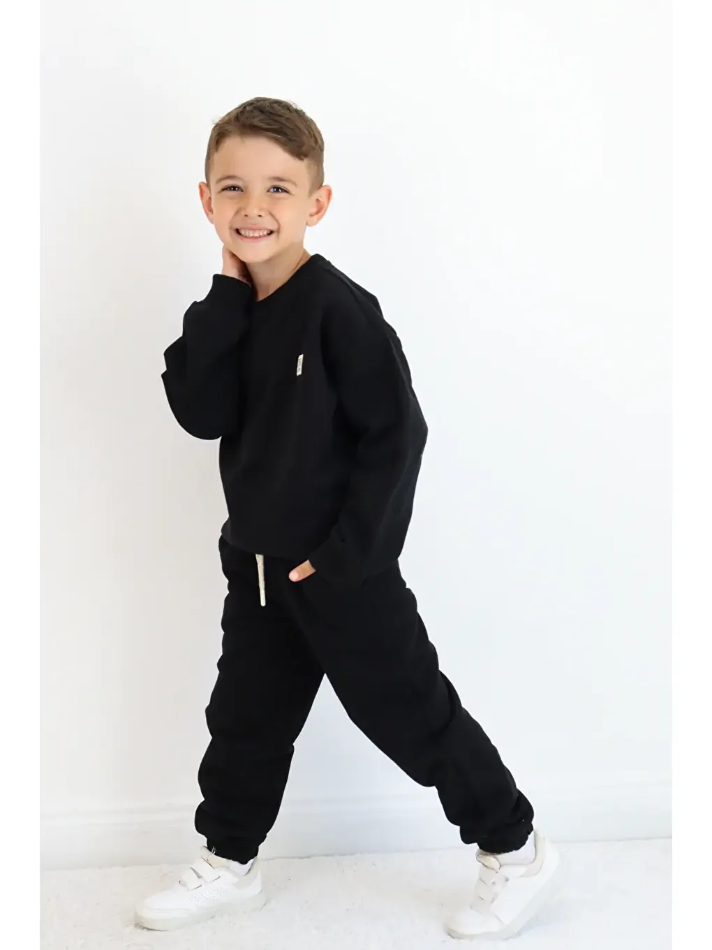 Siyah Bisiklet Yaka Eşofman Takımı-1