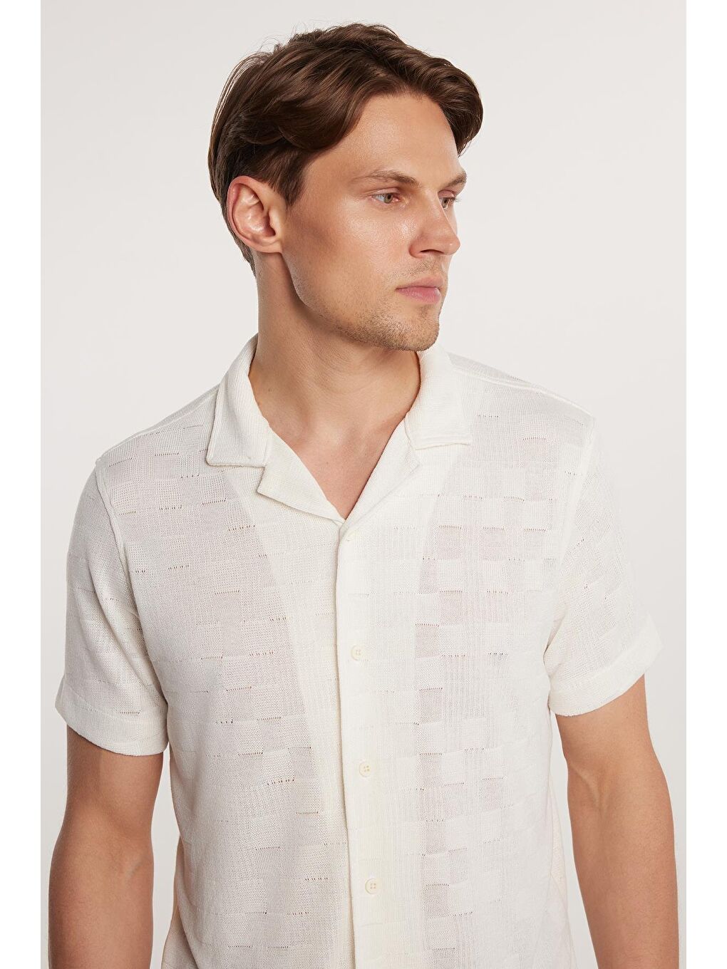 Slim Fit Kısa Kol Örme Kumaş Apaş Yaka Rahat Armürlü Doku Ekru Erkek Gömlek