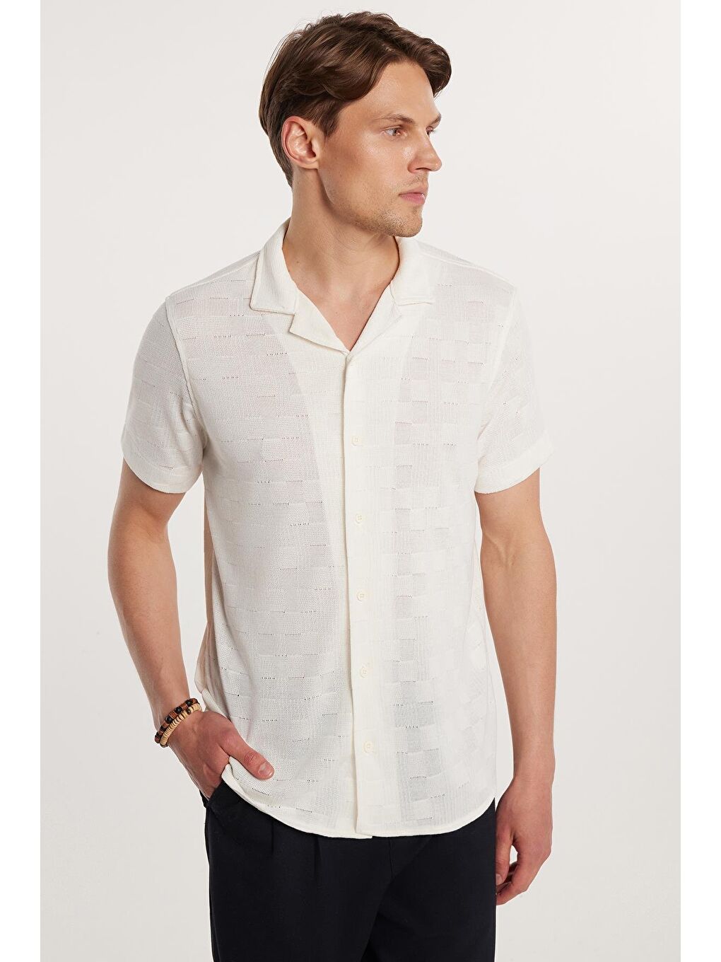 Slim Fit Kısa Kol Örme Kumaş Apaş Yaka Rahat Armürlü Doku Ekru Erkek Gömlek-1