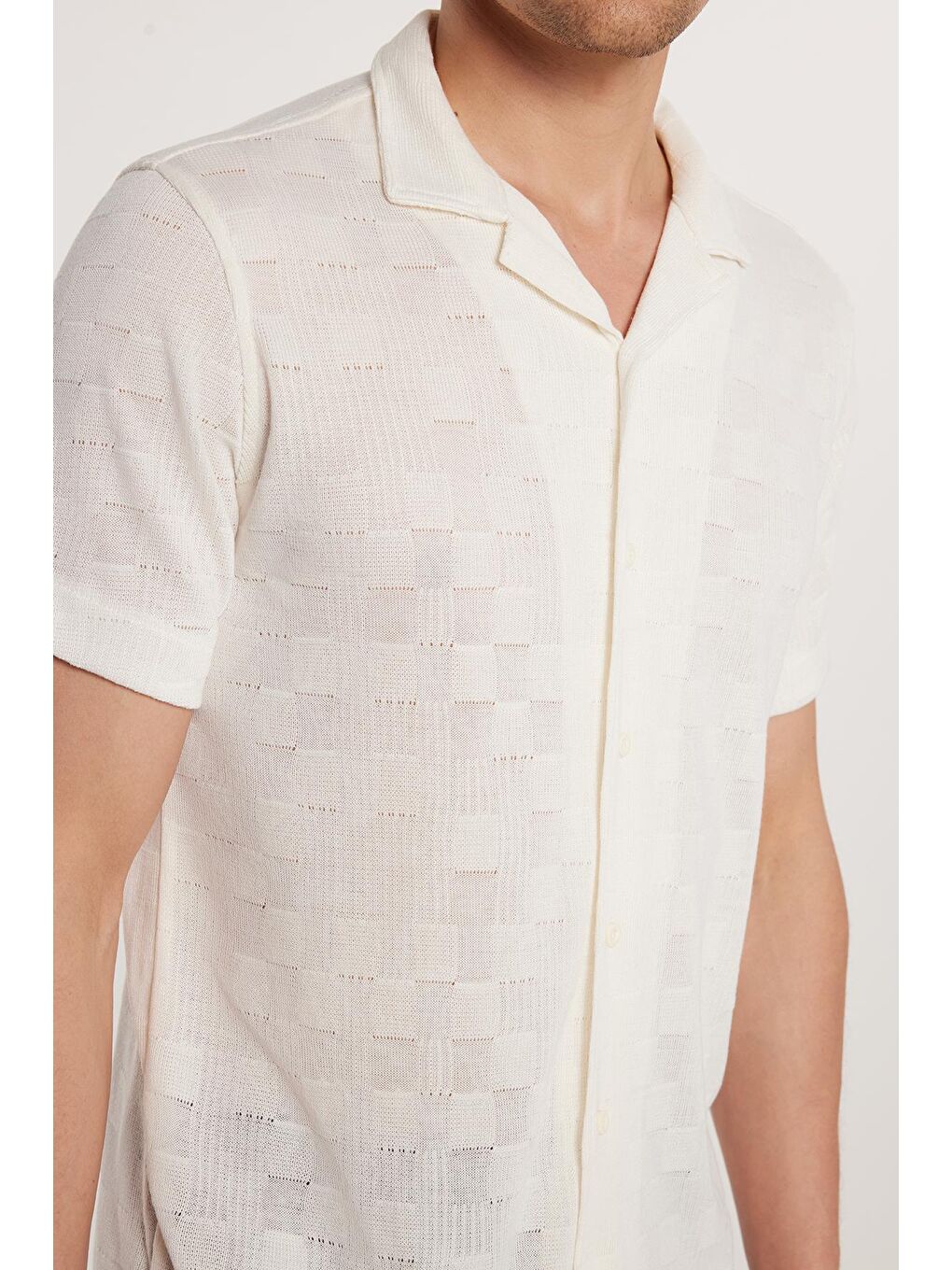 Slim Fit Kısa Kol Örme Kumaş Apaş Yaka Rahat Armürlü Doku Ekru Erkek Gömlek-2