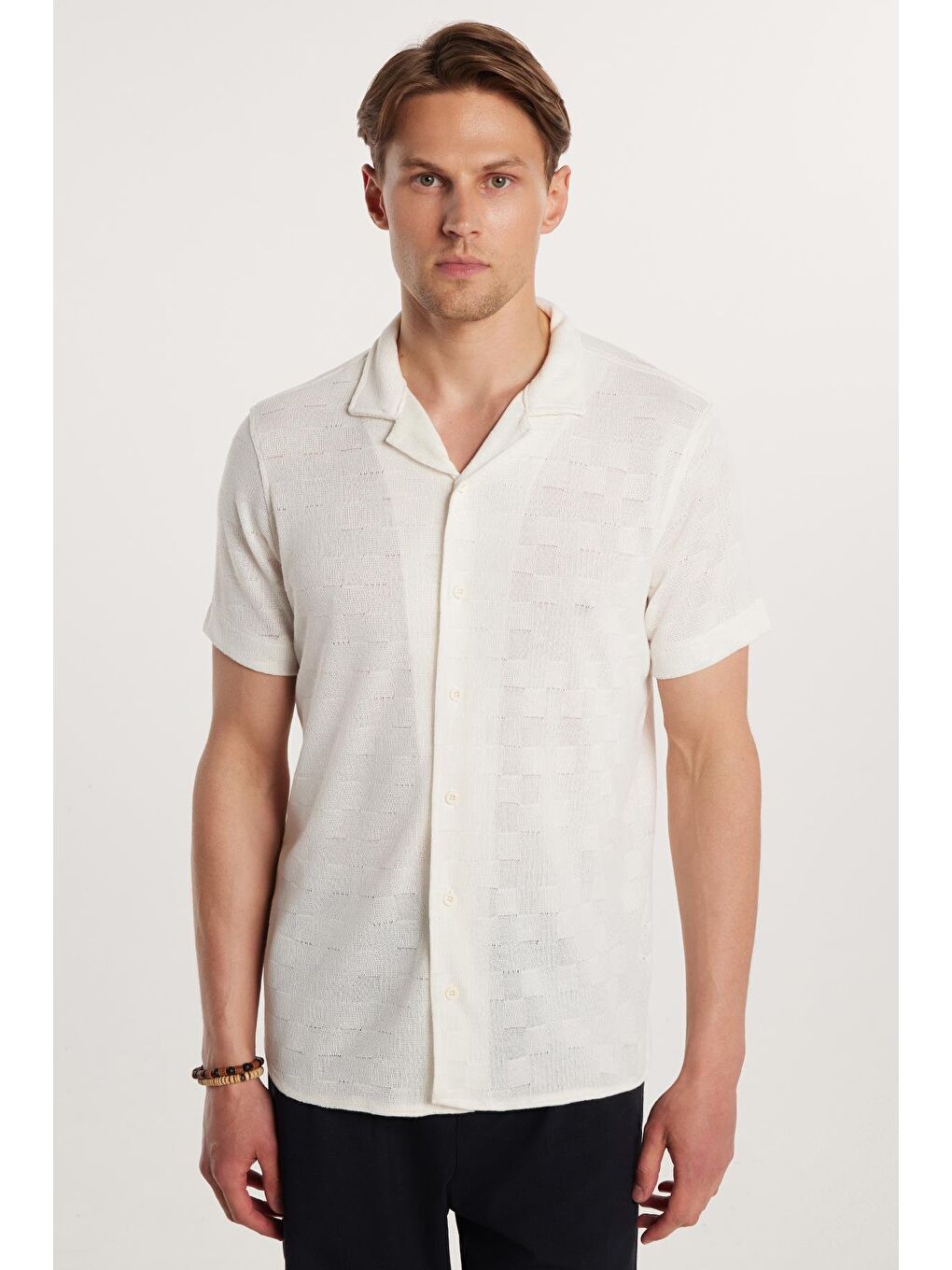 Slim Fit Kısa Kol Örme Kumaş Apaş Yaka Rahat Armürlü Doku Ekru Erkek Gömlek-3