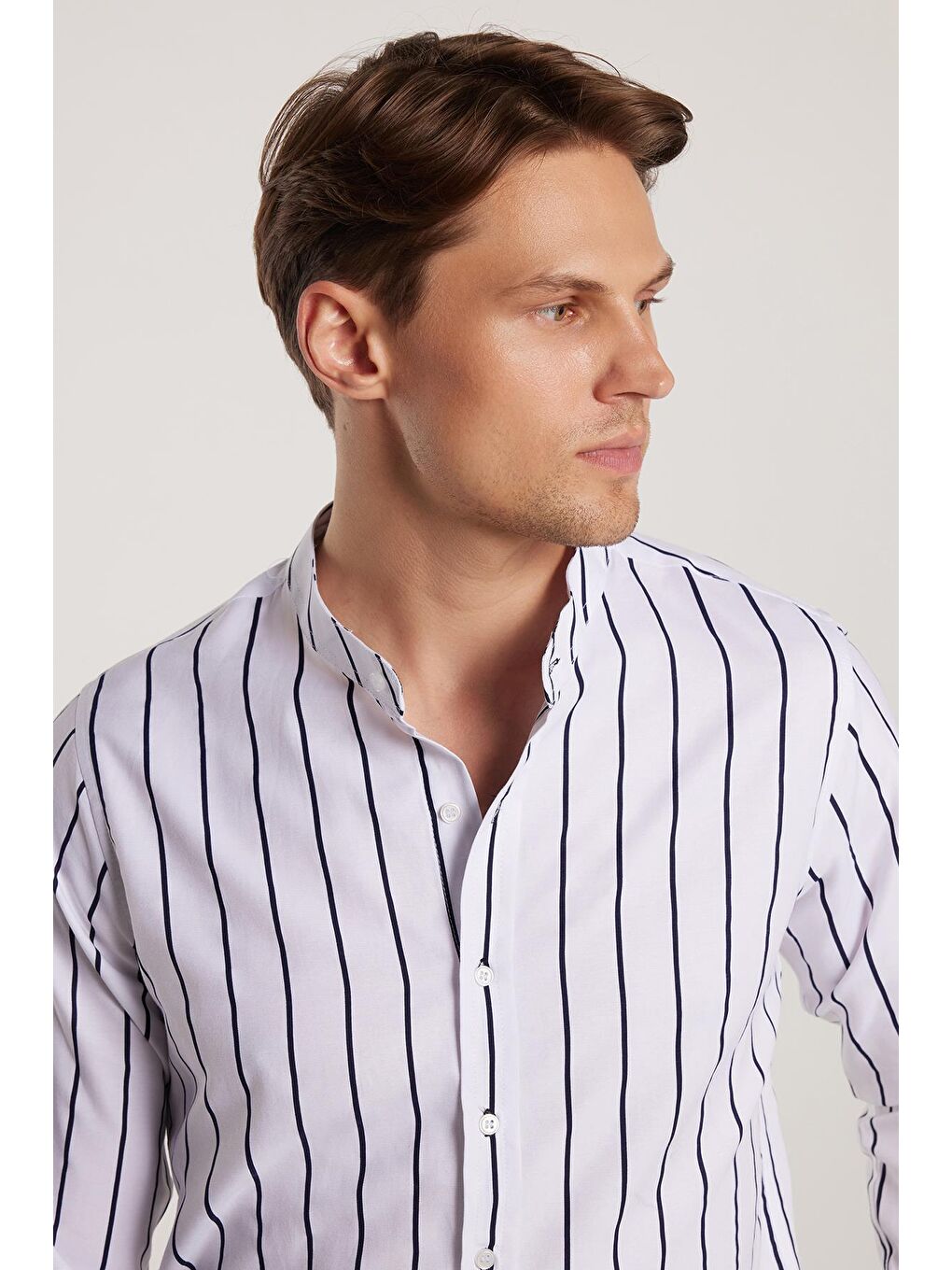 Slim Fit Uzun Kollu Hakim Yaka Pamuklu Kolay Ütü Çizgili Erkek Beyaz Gömlek-1