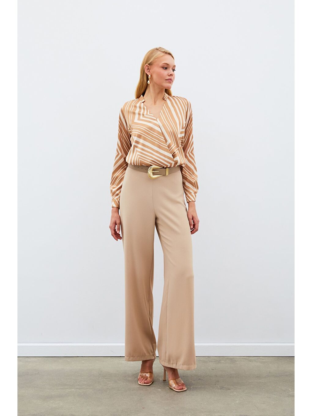 Kahverengi Kruvaze Desenli Bluz - Kahve-3