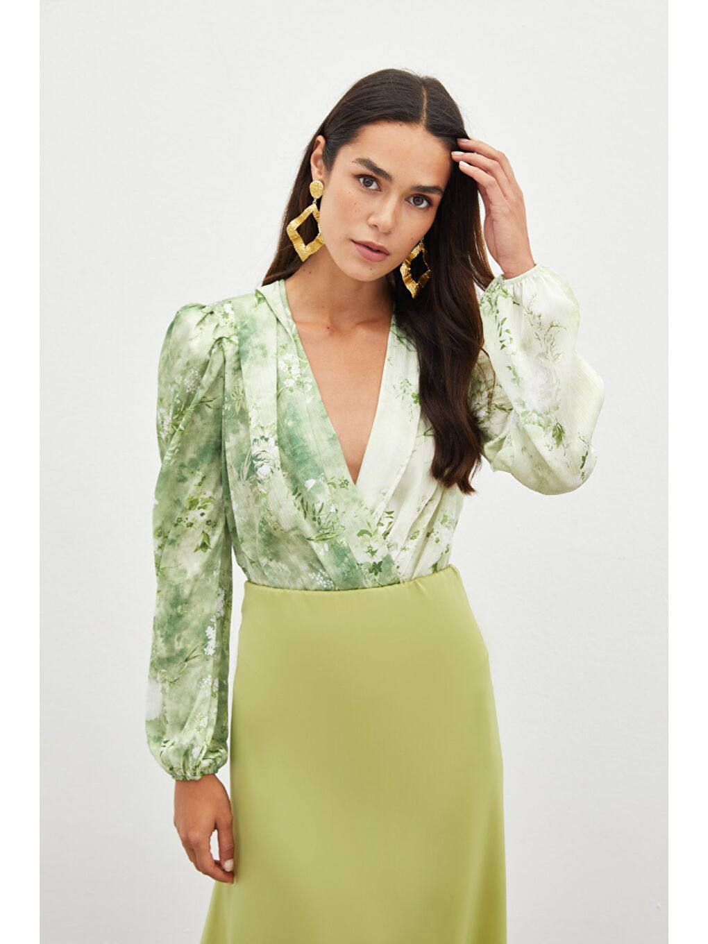 Çiçek Desenli Bodysuit Bluz - Çağla Yeşili-2