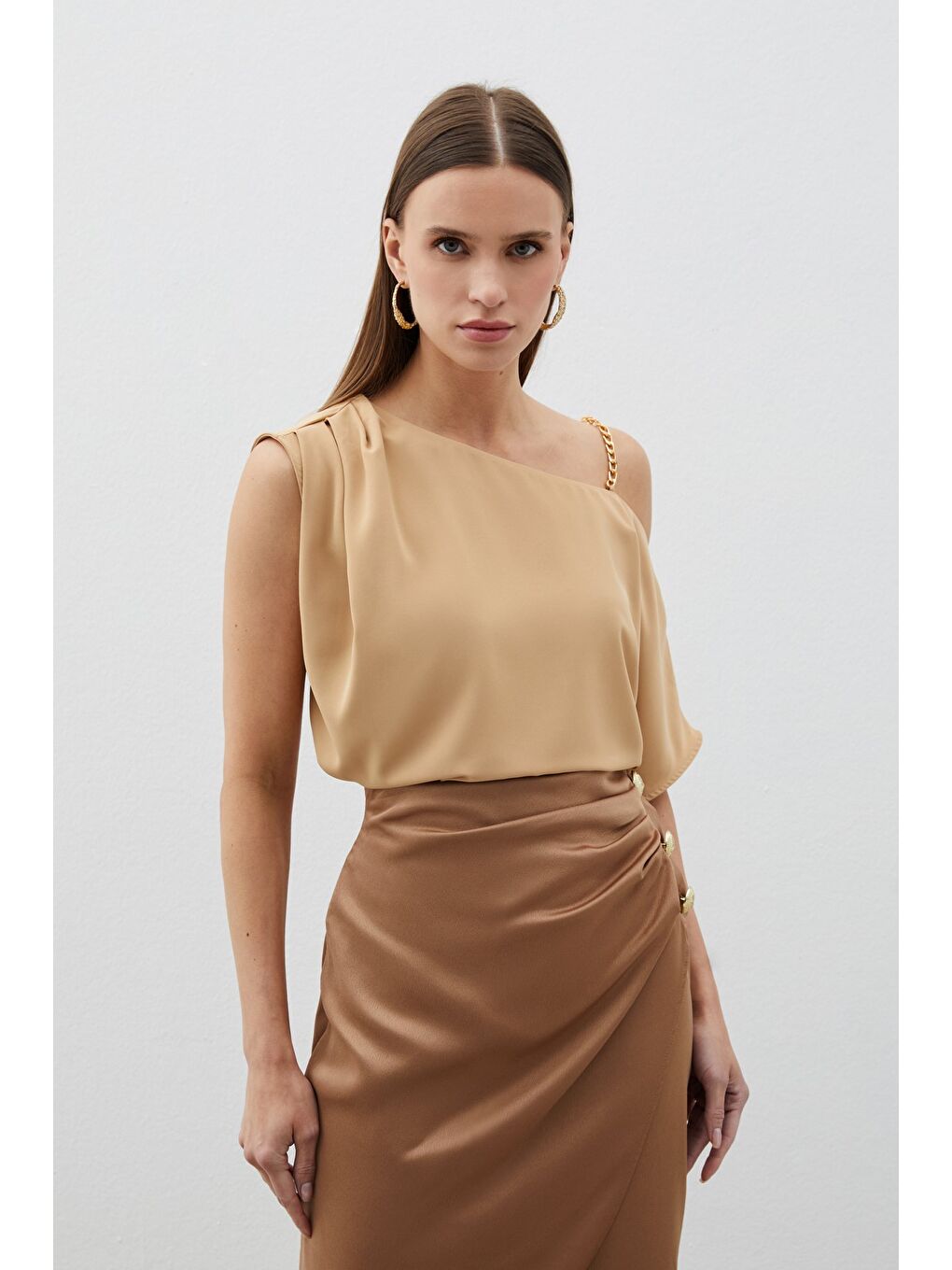 Kahverengi Düşük Omuzlu Salaş Bluz - Camel-1