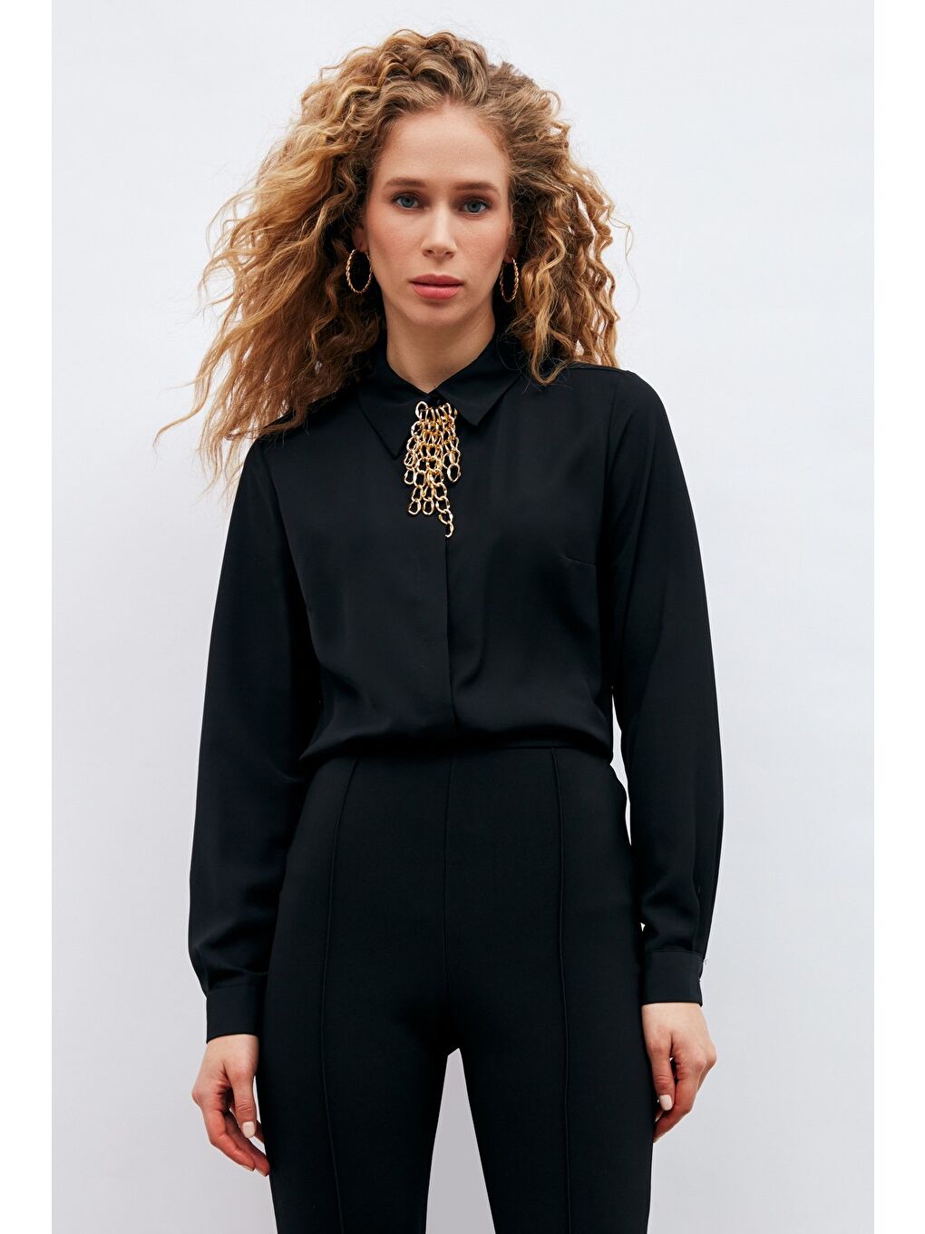 Zincir Aksesuarlı Düz Gömlek - Siyah-1