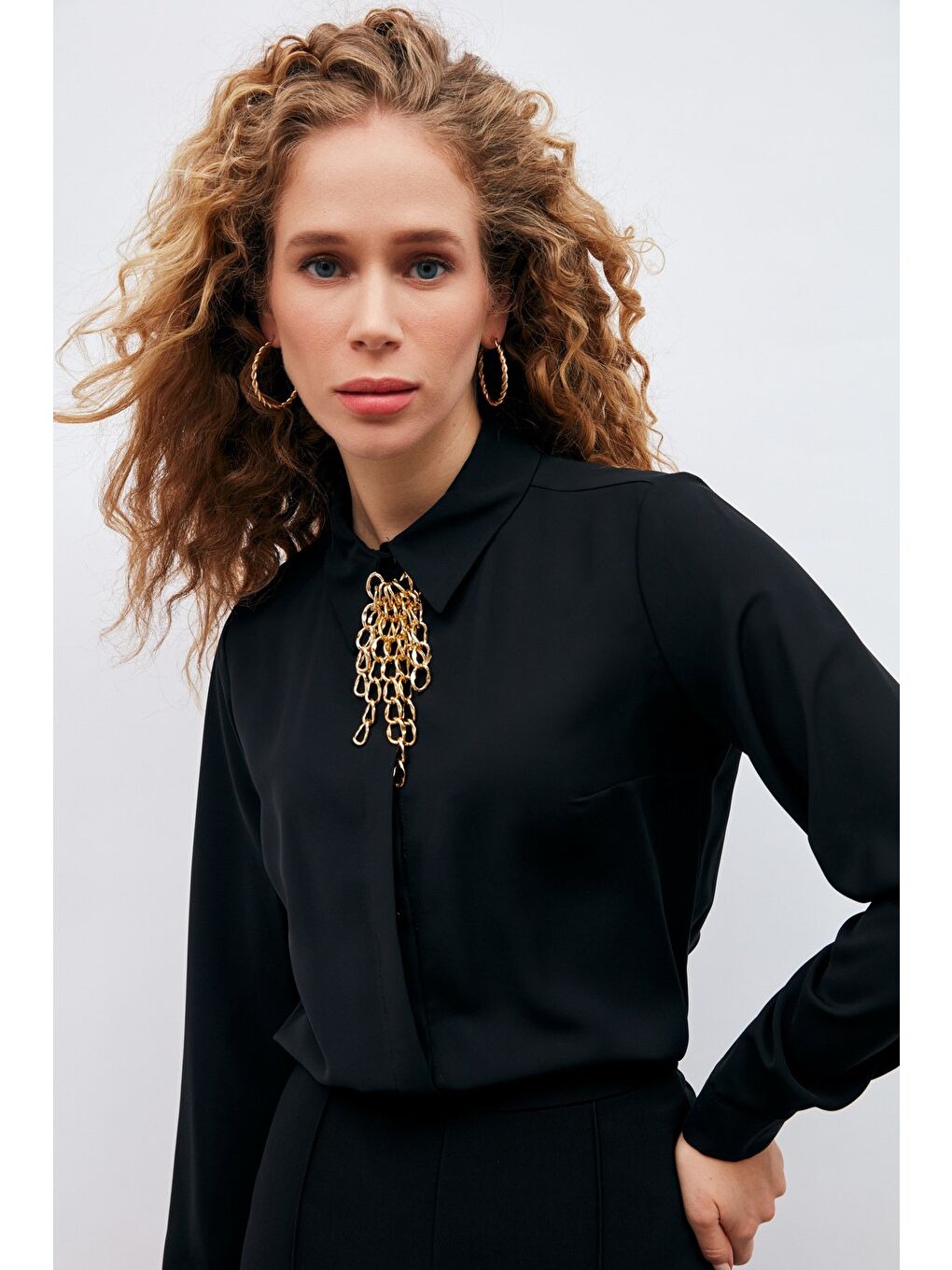 Zincir Aksesuarlı Düz Gömlek - Siyah-2