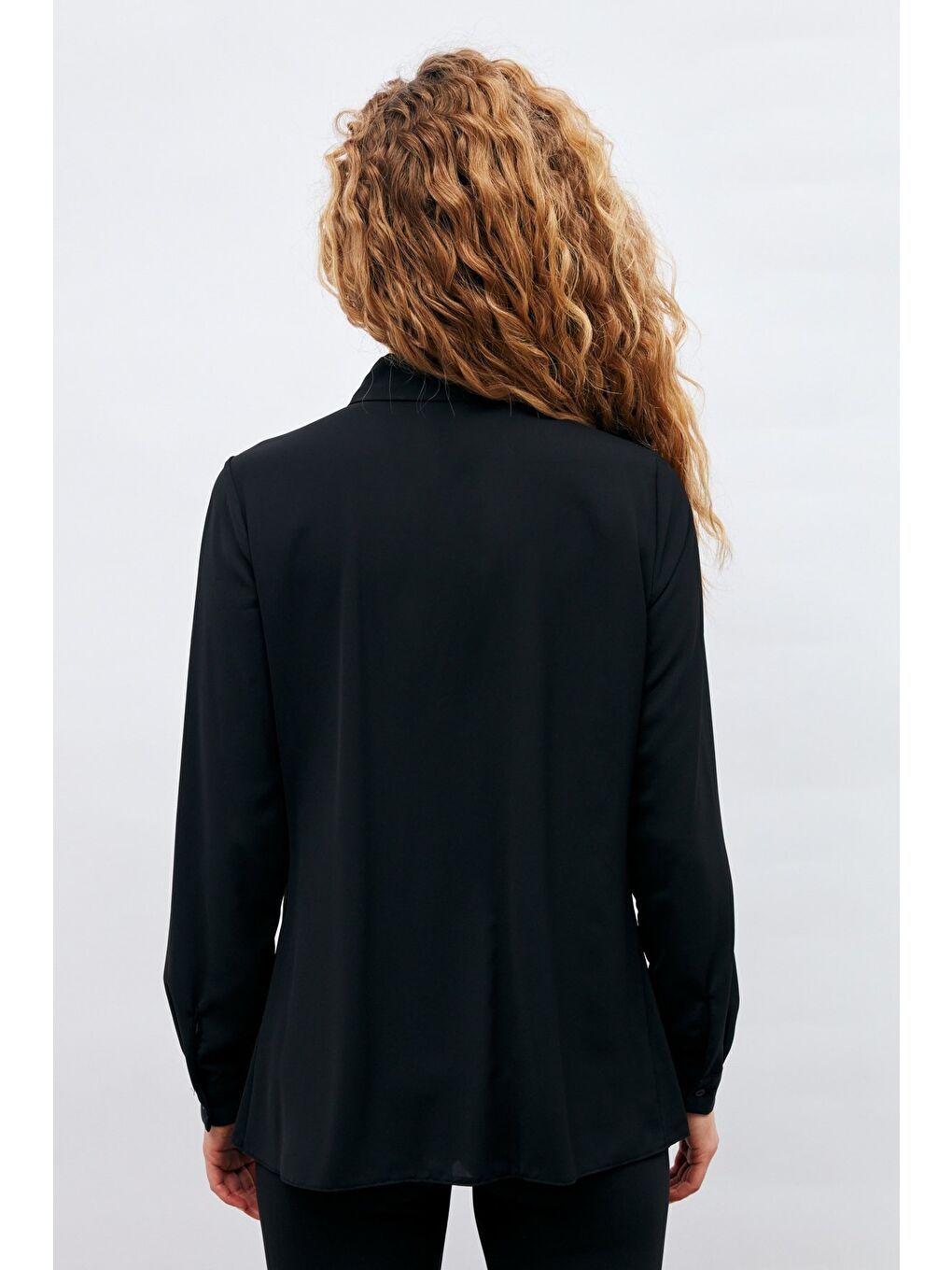 Zincir Aksesuarlı Düz Gömlek - Siyah-3