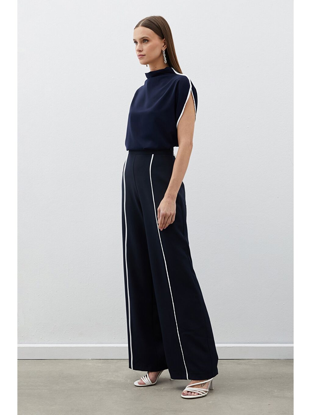 Boğazlı Kontrast Bluz - Lacivert-2