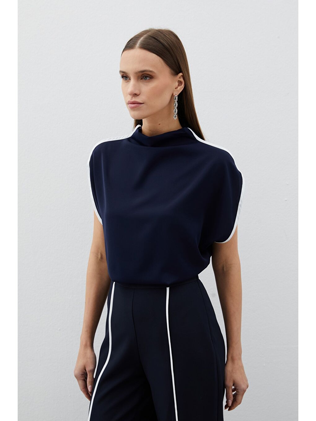 Boğazlı Kontrast Bluz - Lacivert-3