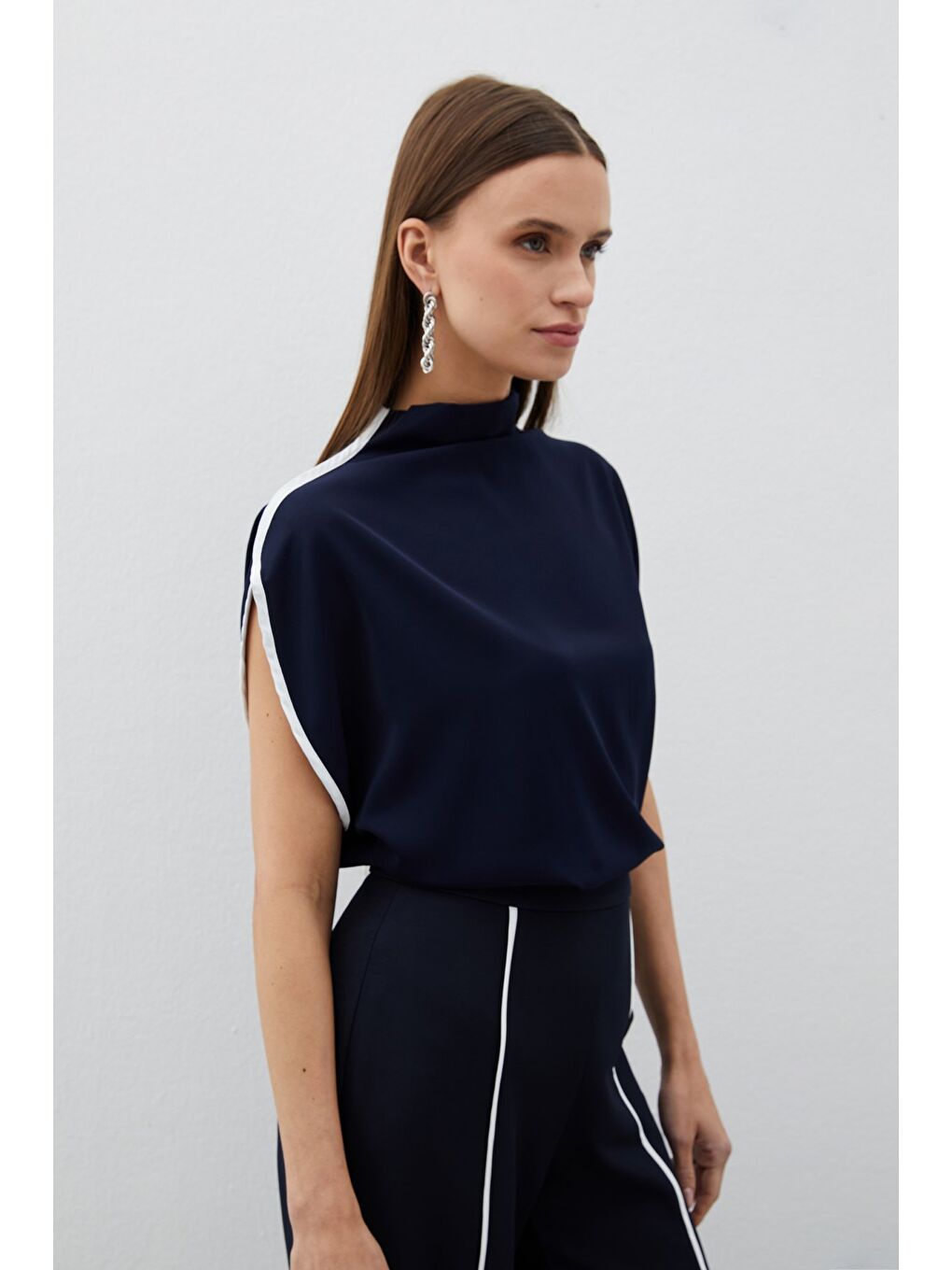 Boğazlı Kontrast Bluz - Lacivert-5