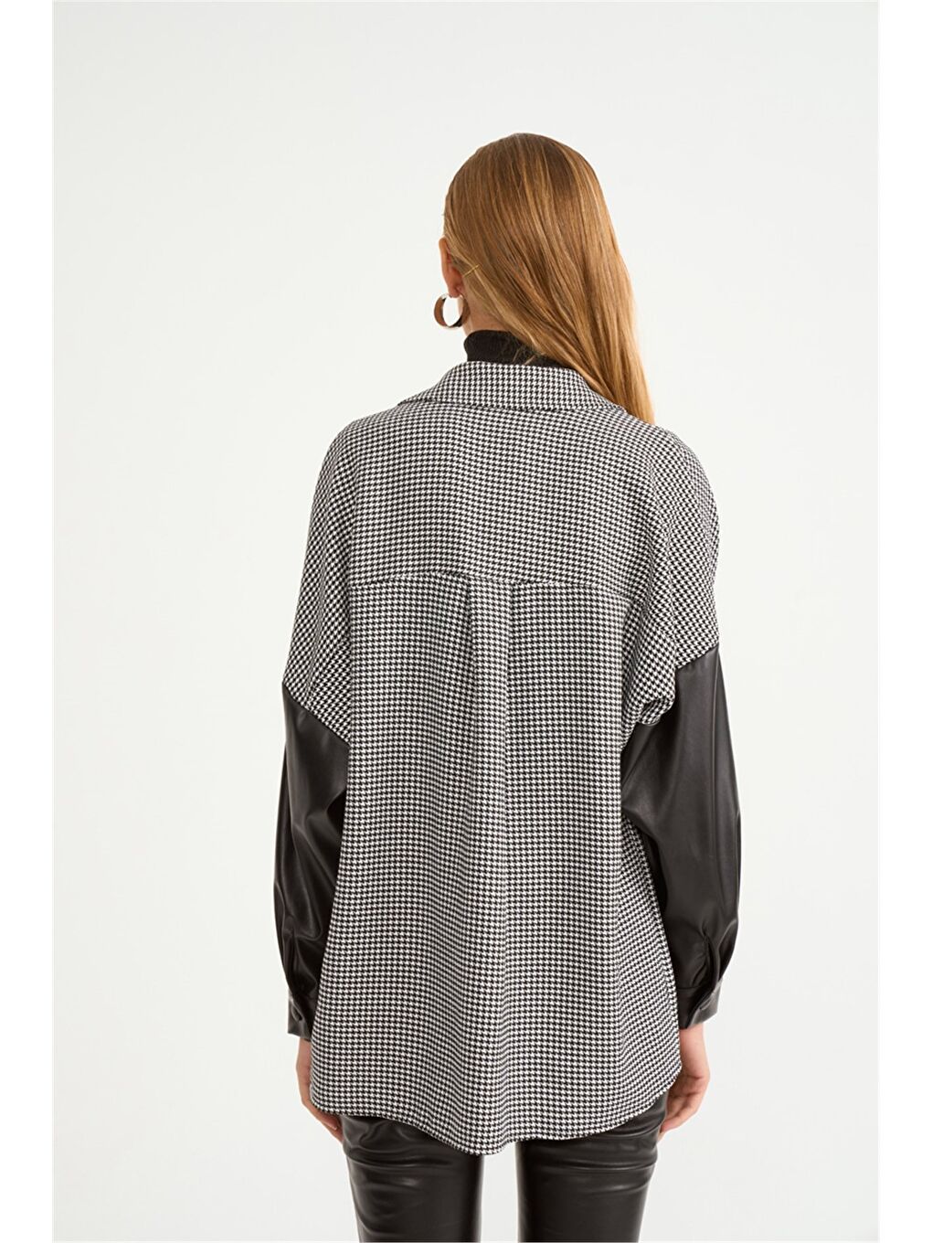 Deri Detaylı Kazayağı Gömlek - Siyah-5
