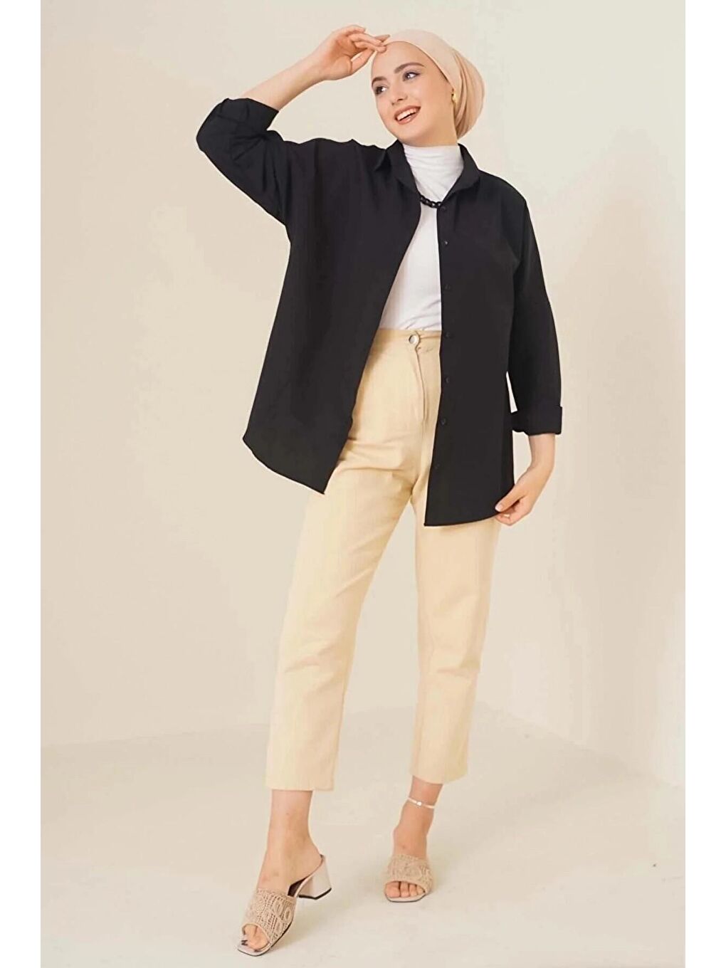 Kadın Tesettür Siyah Geniş Kalıp Uzun Basic Gömlek HZL24W-BD139001-1