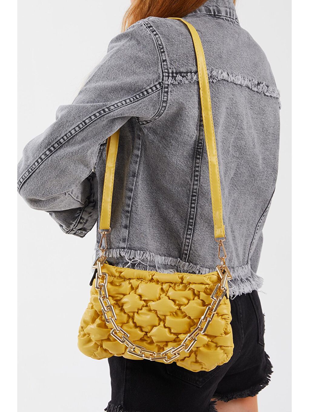 Kadın Sarı Pofidik Zincir Detaylı Nakışlı Baget Çanta-3