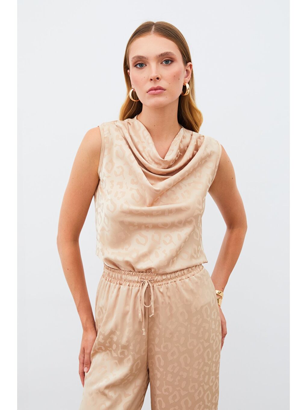 Kahverengi Degaje Yaka Kolsuz Bluz - Camel-3