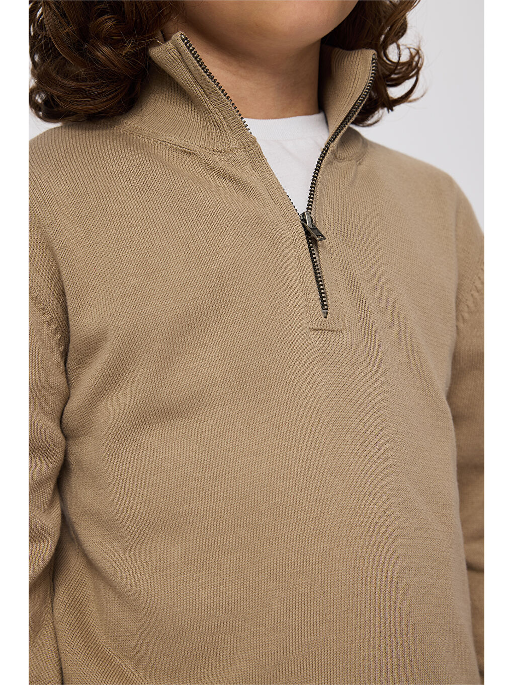 Erkek Çocuk Dik Yakalı Yarım Fermuarlı Bej Triko-5