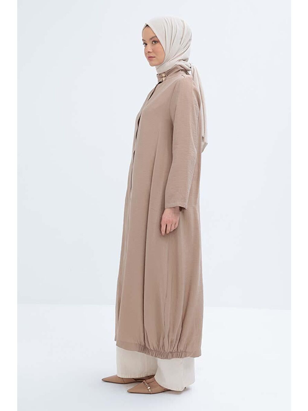 Bej Vizon-Etek Ucu Lastikli Çıtçıt Kapamalı Ferace-1