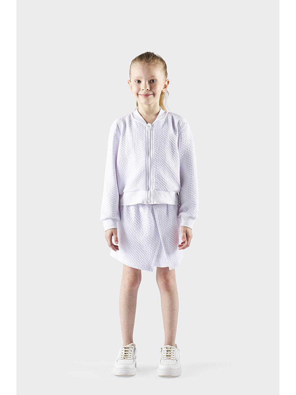 Kız Çocuk Dokulu Fermuarlı Beyaz Sweatshirt