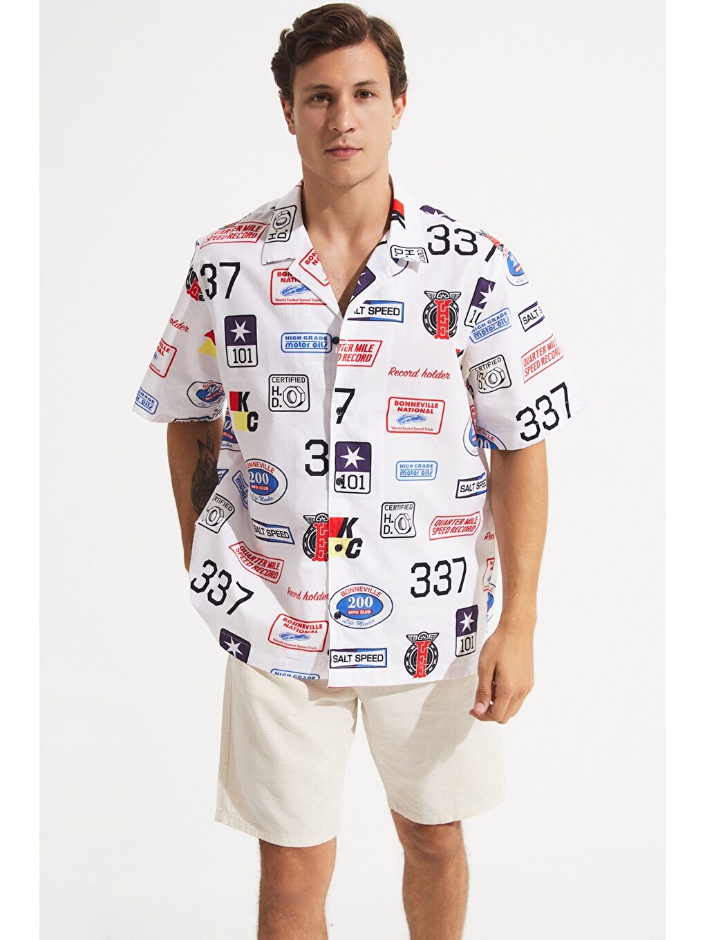 Beyaz Exclusıve Erkek Oversize Kısa Kol Desenli Gömlek-3