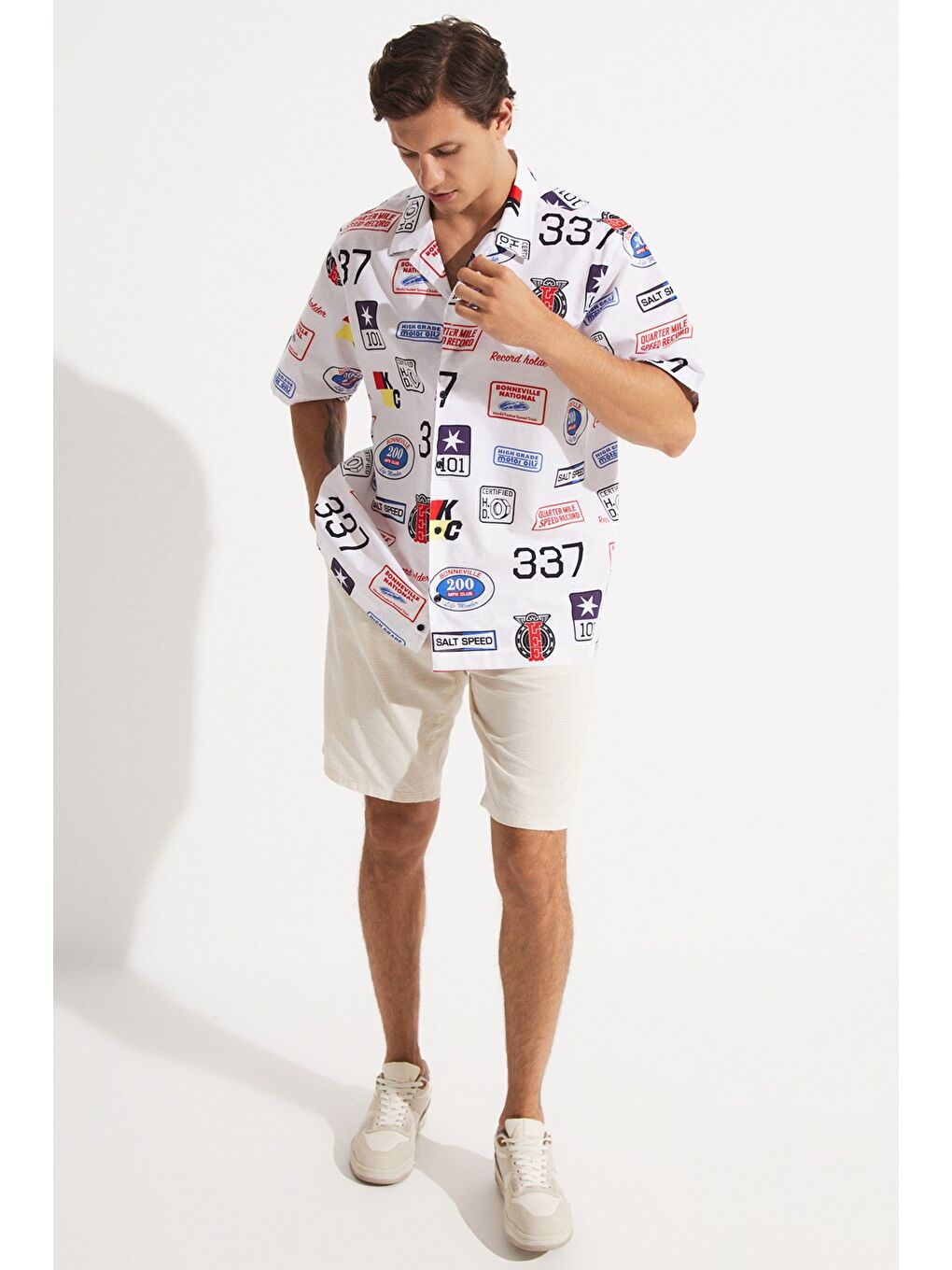 Beyaz Exclusıve Erkek Oversize Kısa Kol Desenli Gömlek-4