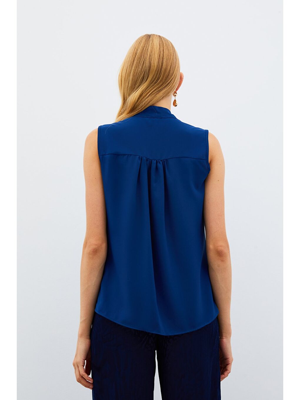 Fularlı Kolsuz Bluz - Lacivert-3