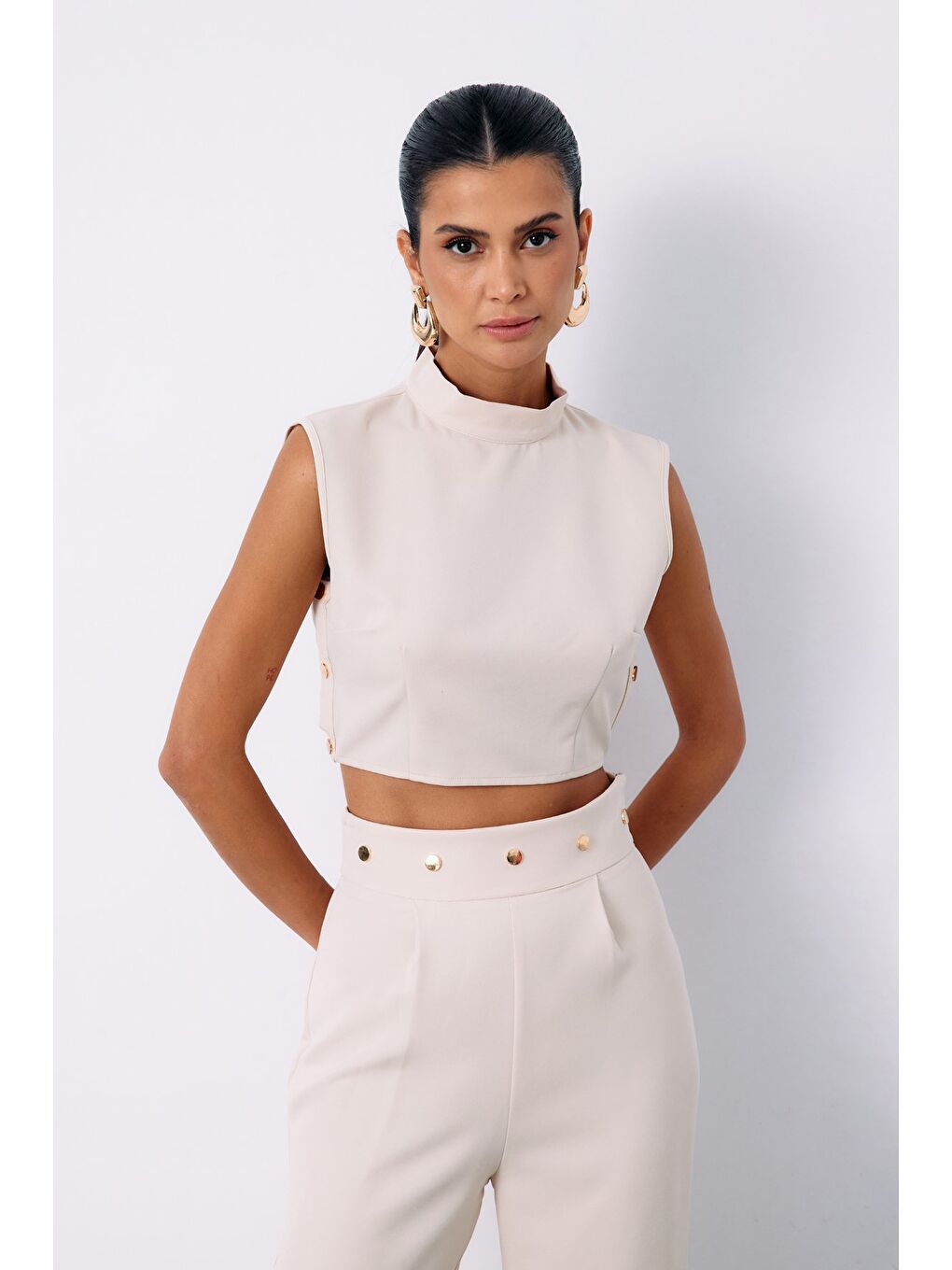SATEEN Çıt Çıt Detaylı Crop Bluz - Bej