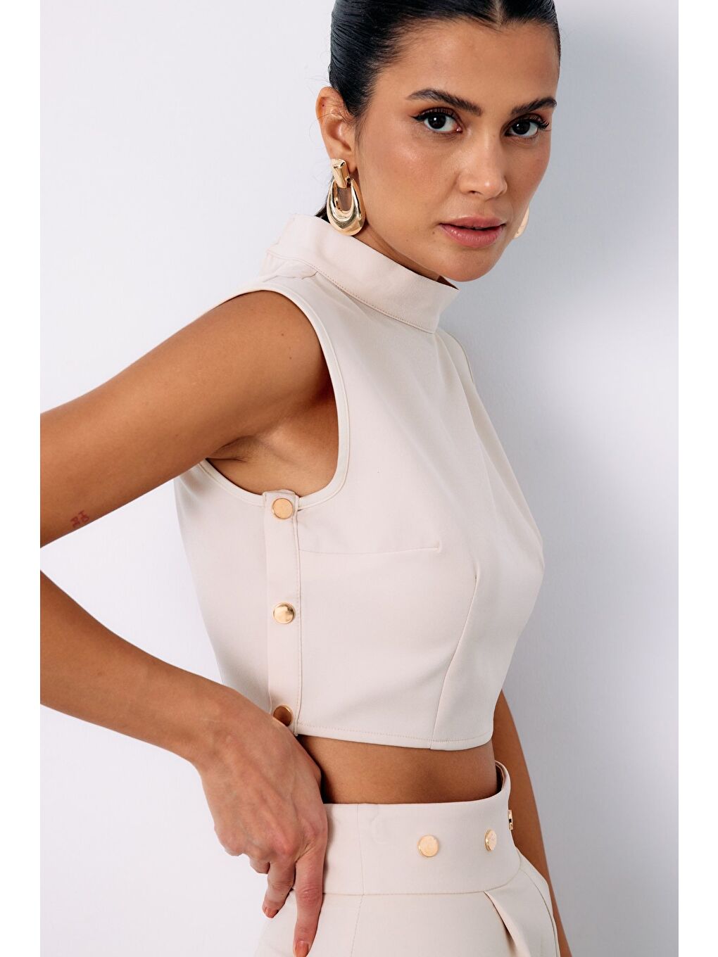 SATEEN Çıt Çıt Detaylı Crop Bluz - Bej - 2