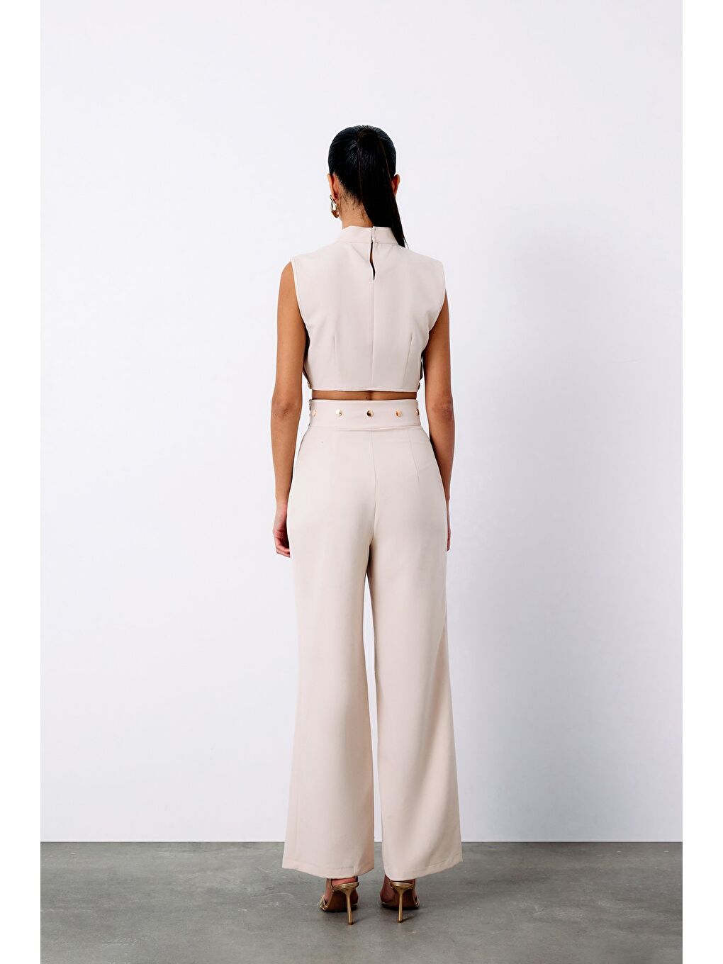 SATEEN Çıt Çıt Detaylı Crop Bluz - Bej - 4