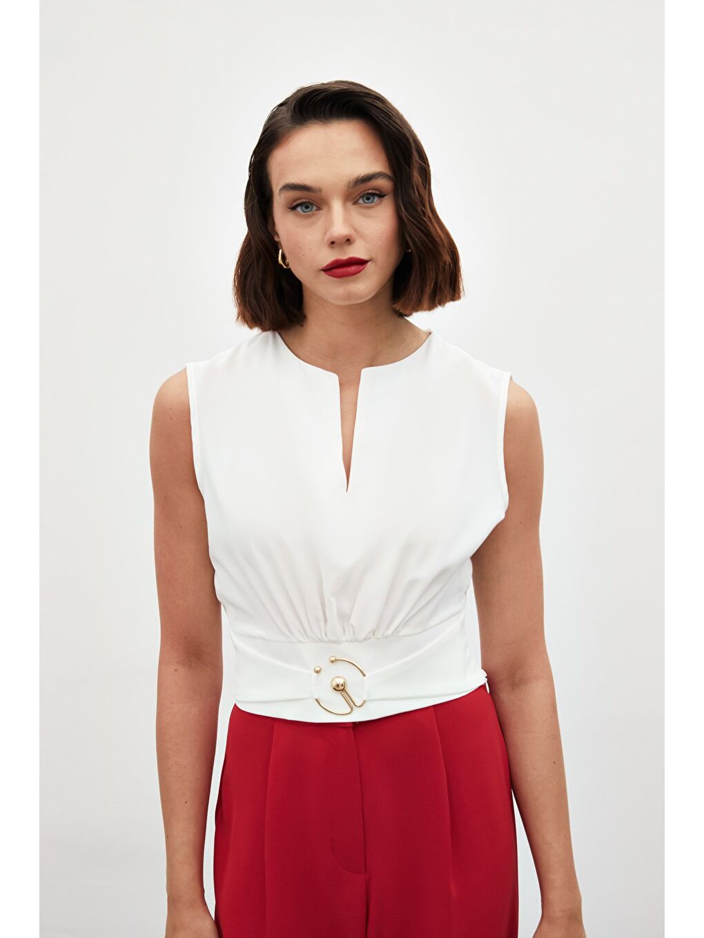 Toka Detaylı Kolsuz Bluz - Ekru