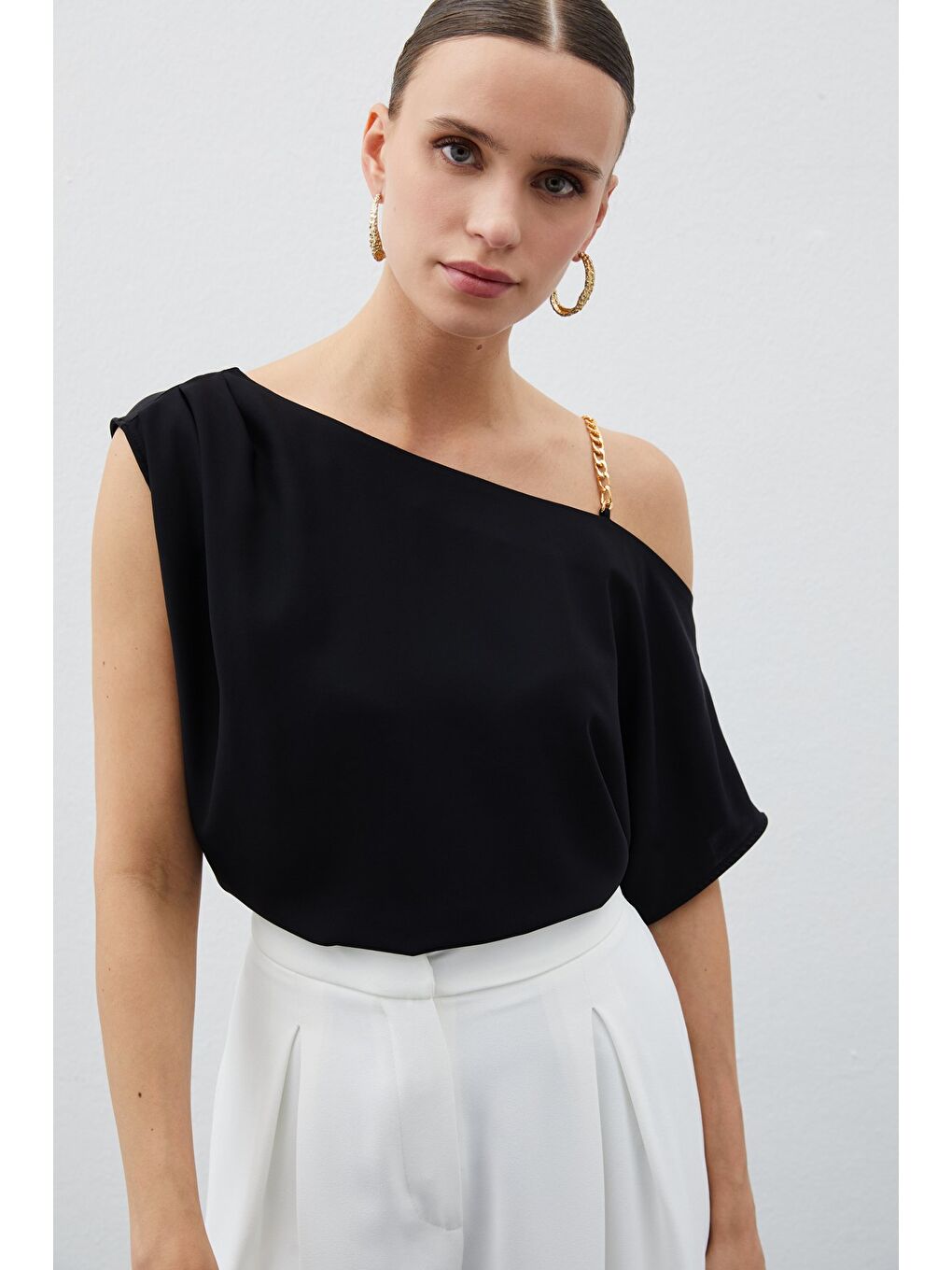 Düşük Omuzlu Salaş Bluz - Siyah-1