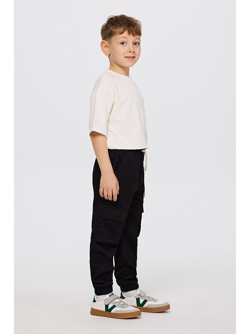 Erkek Çocuk Beli Lastikli Siyah Pantolon-5