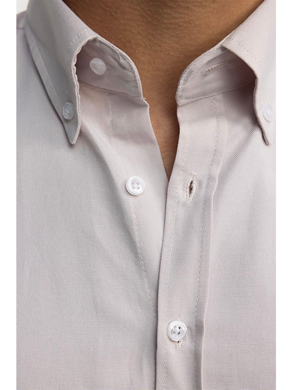 Bej Erkek Regular Fit Klasik Kesim Oxford Doku Yaka Düğmeli Cepli Nakışlı Taş Gömlek-2