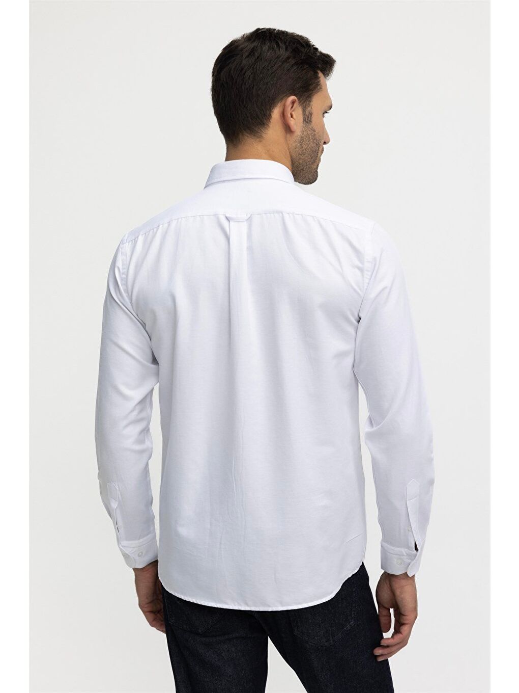 Erkek Regular Fit Klasik Kesim Oxford Doku Yaka Düğmeli Cepli Nakışlı Beyaz Gömlek-3