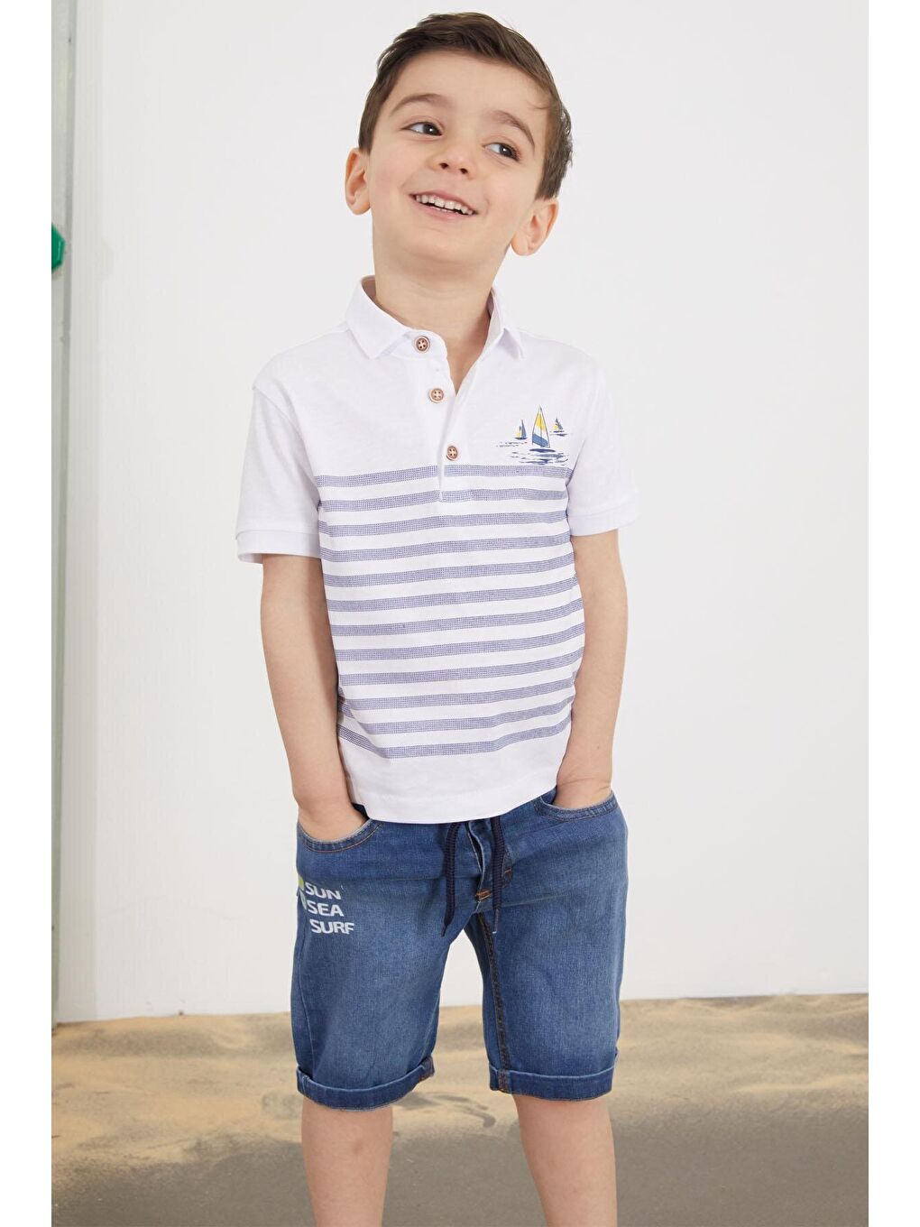 Beyaz Çizgili Polo Yaka Tişörtlü Jean Şortlu Erkek Çocuk Takım 18748-1