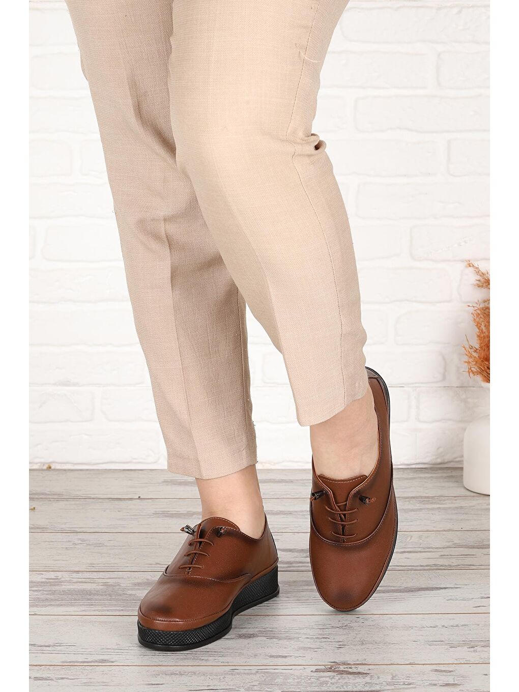 Kahverengi Bağcıklı Günlük Kadın Ayakkabı Pnt 673377-1