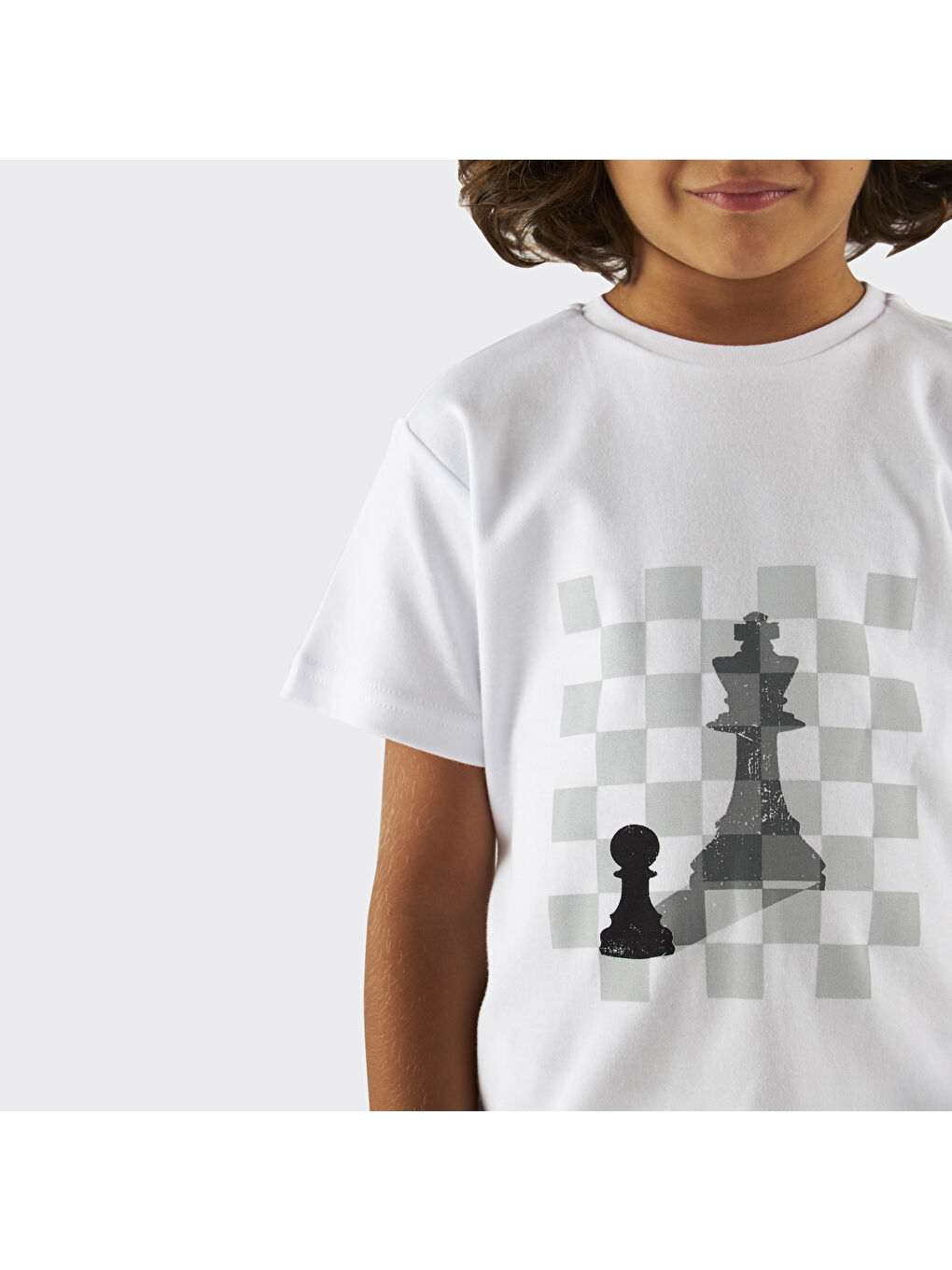 Erkek Çocuk Satranç Baskılı Beyaz Pijama Üstü-4