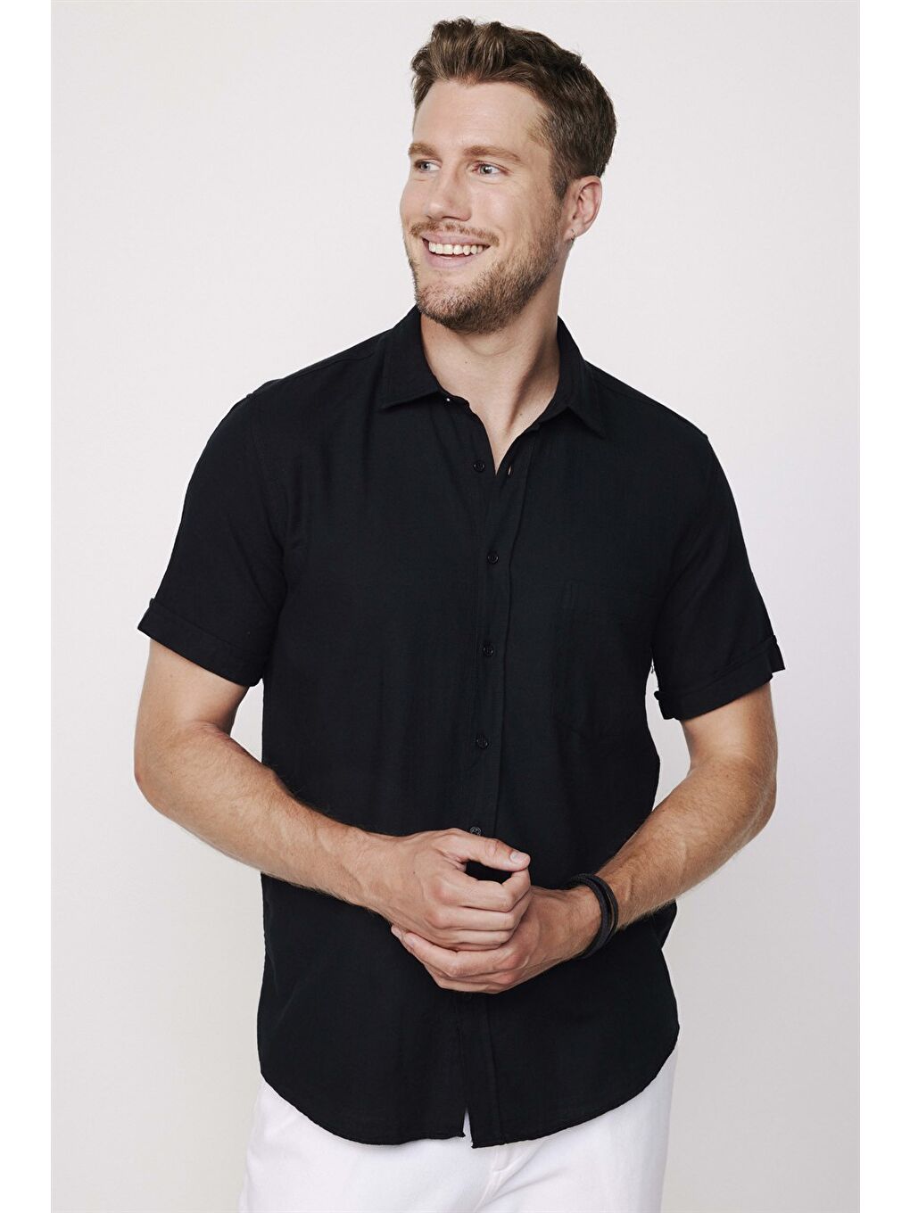 Erkek Regular Fit Klasik Kesim %100 Pamuk Keten Doku Cepli Siyah Gömlek-1