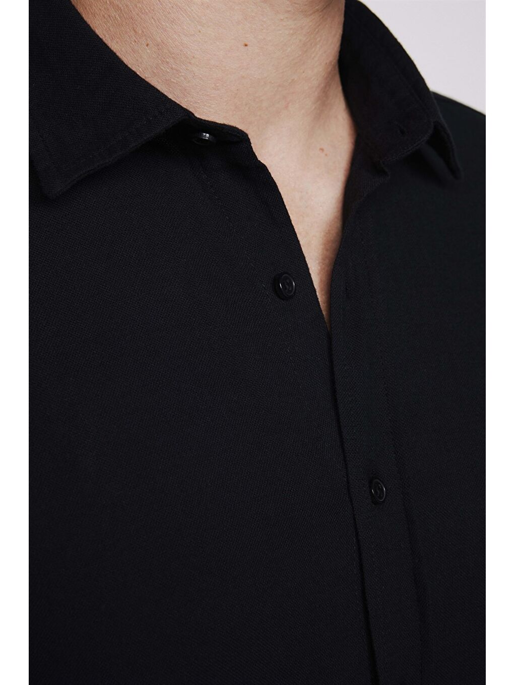 Erkek Regular Fit Klasik Kesim %100 Pamuk Keten Doku Cepli Siyah Gömlek-3