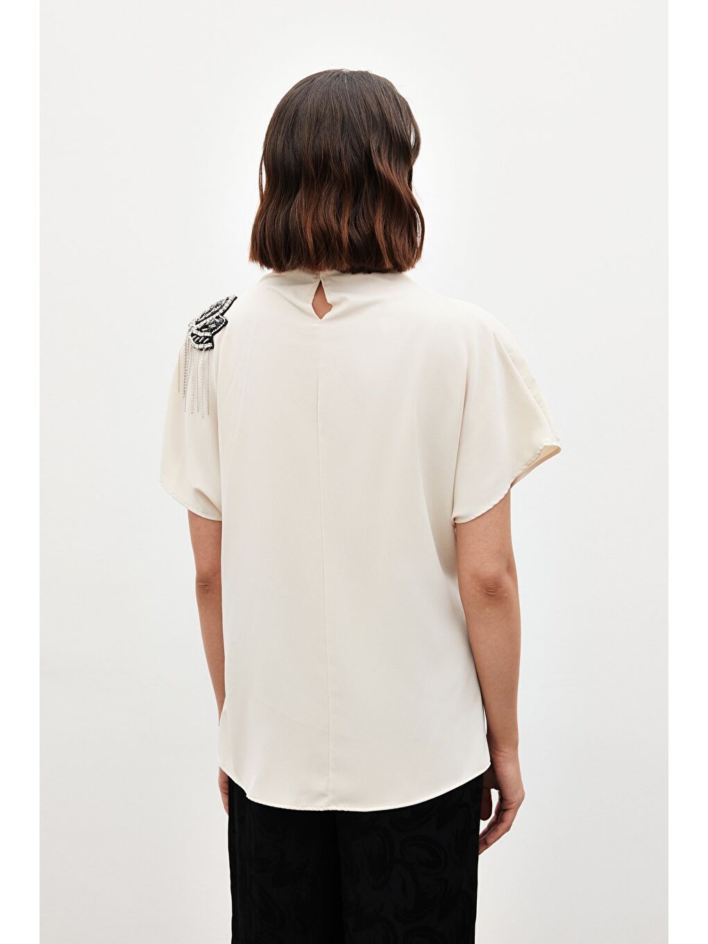 Tek Omuz Aksesuarlı Salaş Bluz - Bej-6