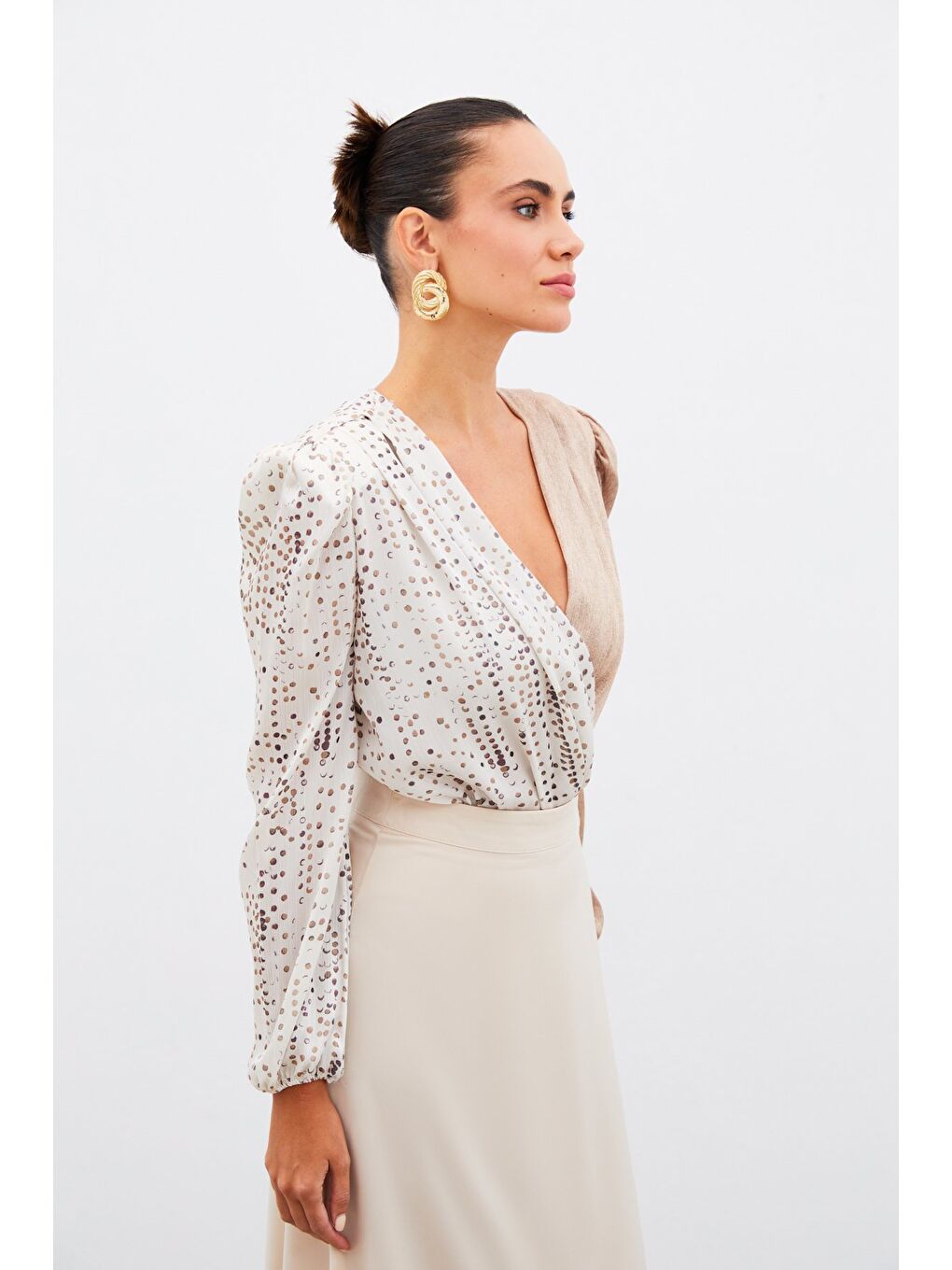 Bej Çift Desenli Kruvaze Bluz - Taş-3
