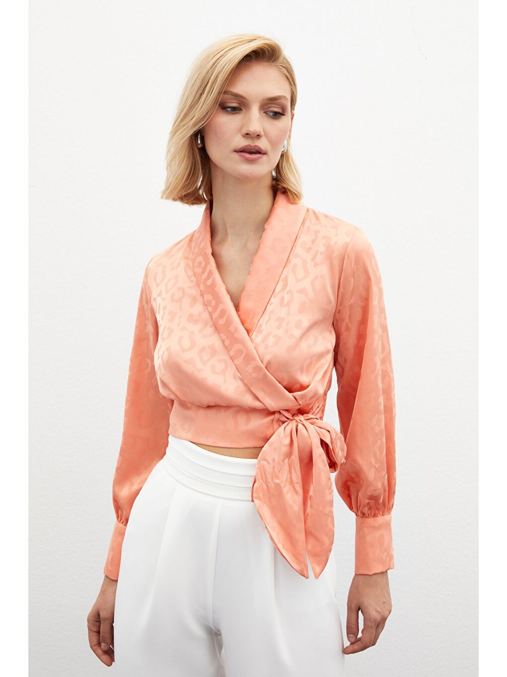 Pembe Yan Kuşaklı Saten Bluz - Somon-1