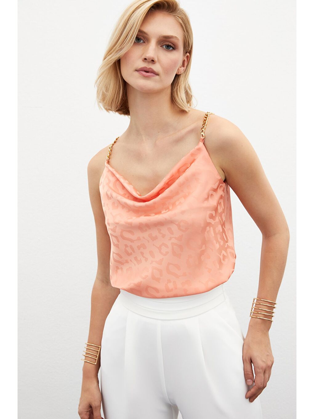 Pembe Zincir Askılı Saten Bluz - Somon-1