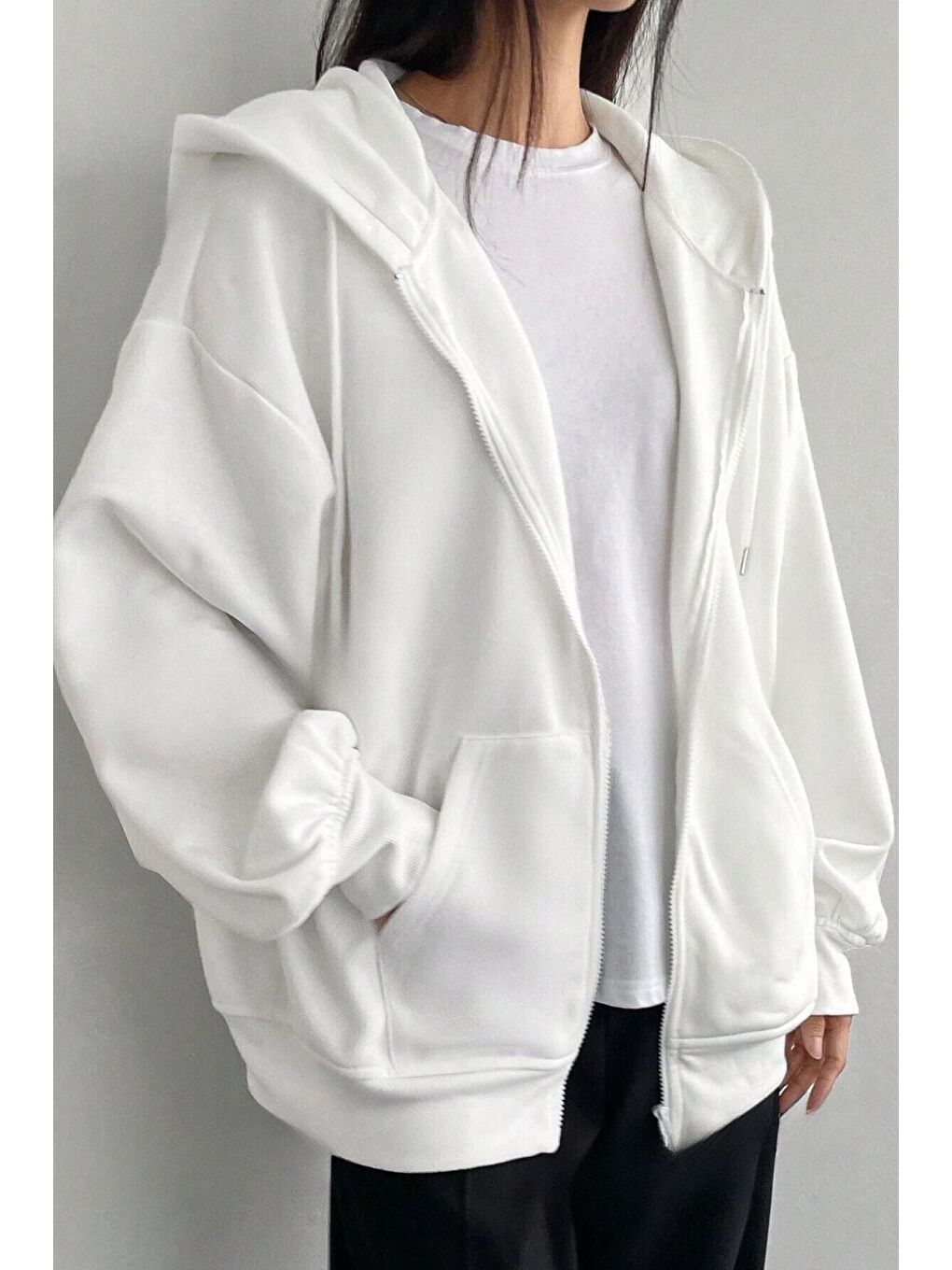 Kadın Beyaz Kapüşon Detay Fermuarlı Hırka-1