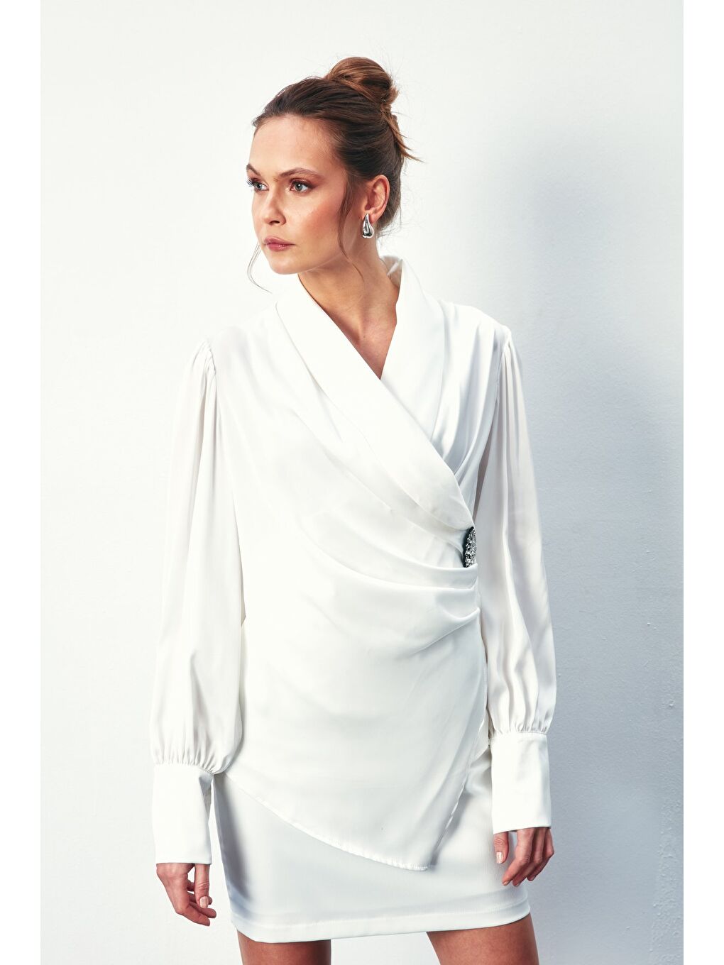 Broşlu Kruvaze Bluz - Ekru-3