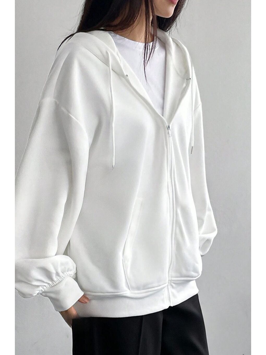 Kadın Beyaz Kapüşon Detay Fermuarlı Hırka-4