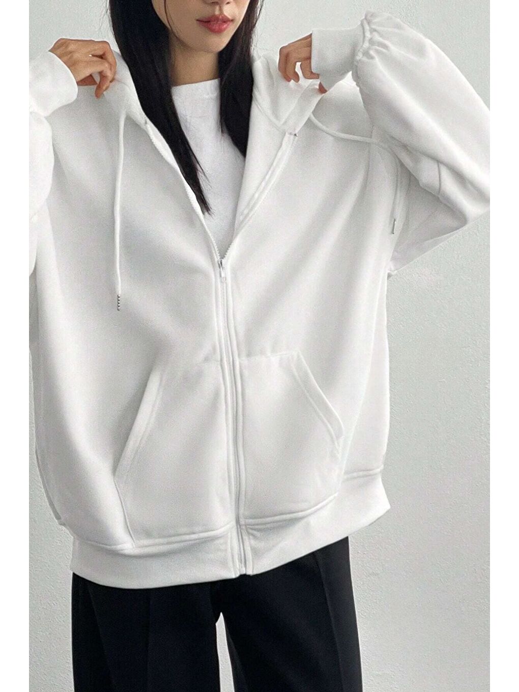 Kadın Beyaz Kapüşon Detay Fermuarlı Hırka-6